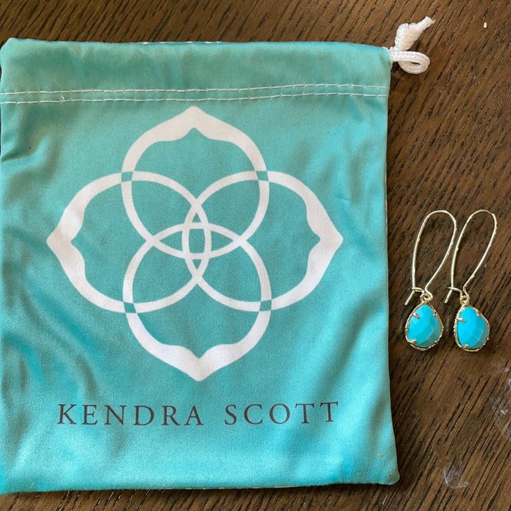 Kendra Scott drop earrings